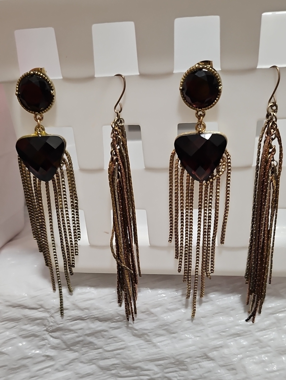 Gold-Tone Fringe Earrings with Black Faceted Hearts.... 2 Set Of Dangling E.